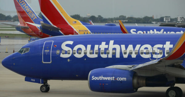 Southwest drops great many flights, prompting mayhem at air terminals the nation over